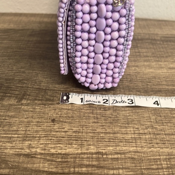 This. ✨ Beaded Clutch with Geometric Design - Picture 10 of 11